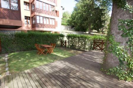 Apartamento Con Jardin - Montana Park Enveitg Luaran gambar